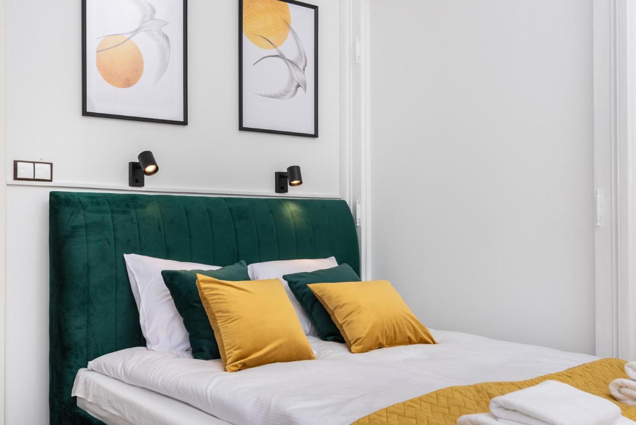 Premium Splendid Old Town Suites - By Upstairs Краков Экстерьер фото